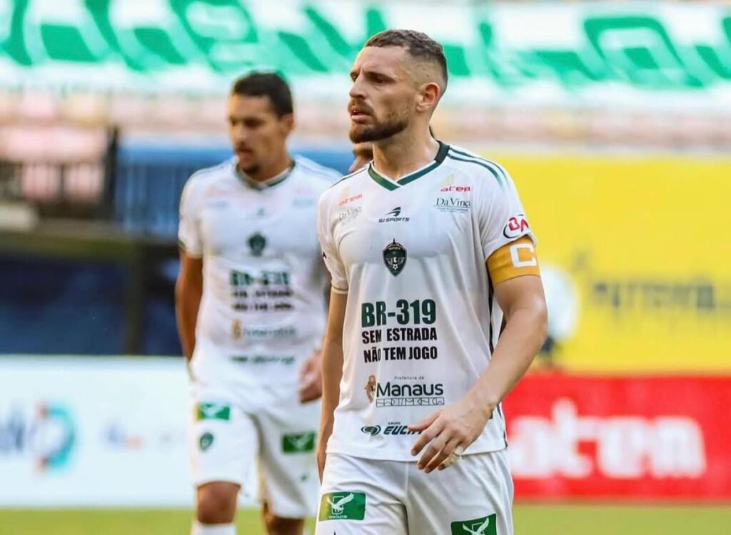 Erik Henrique: Zagueiro do Amazonas que se Destaca no Esporte Goiano