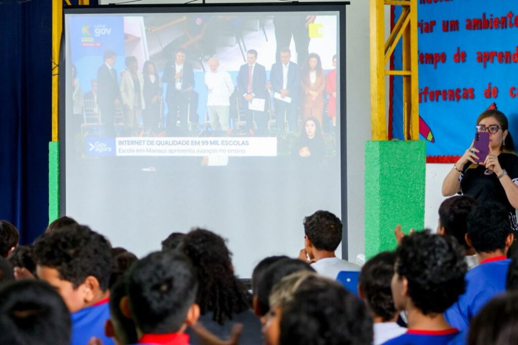Escola Rural em Manaus Brilha em Evento Nacional de Educação