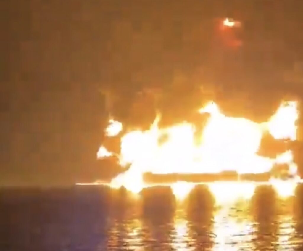 Explosão de Navio Petroleiro no Iraque: Incidente Aumenta Tensão no Oriente Médio