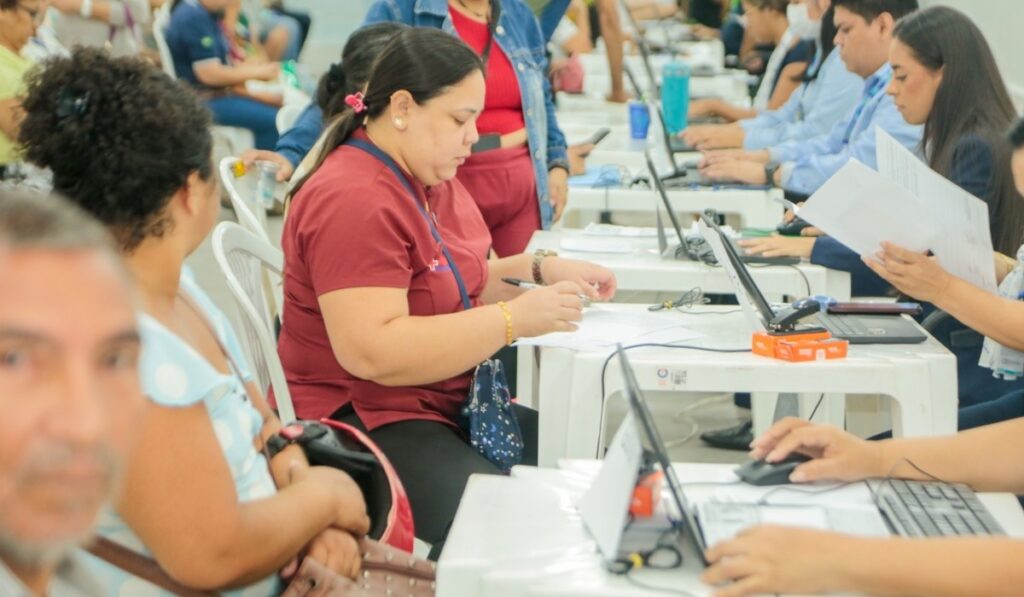 Feirão ‘Negocia Manaus’ Oferece Descontos de Até 95% em Dívidas Feirão 'Negocia Manaus' Oferece Descontos de Até 95% em Dívidas