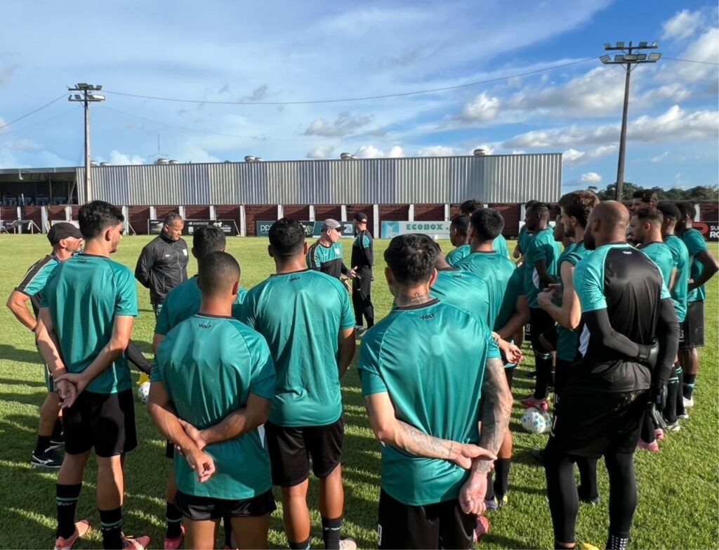 Figueirense Leva Reforços a Manaus para Desafio na Copa do Brasil