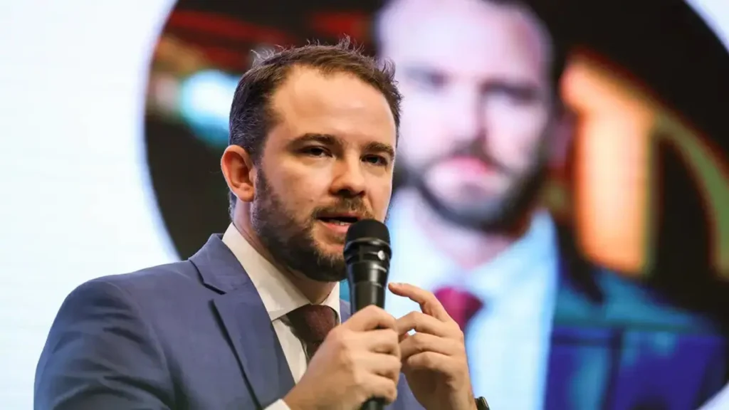 Governo Busca Regulamentar Juros do Cartão Rotativo: Uma Nova Abordagem É Necessária