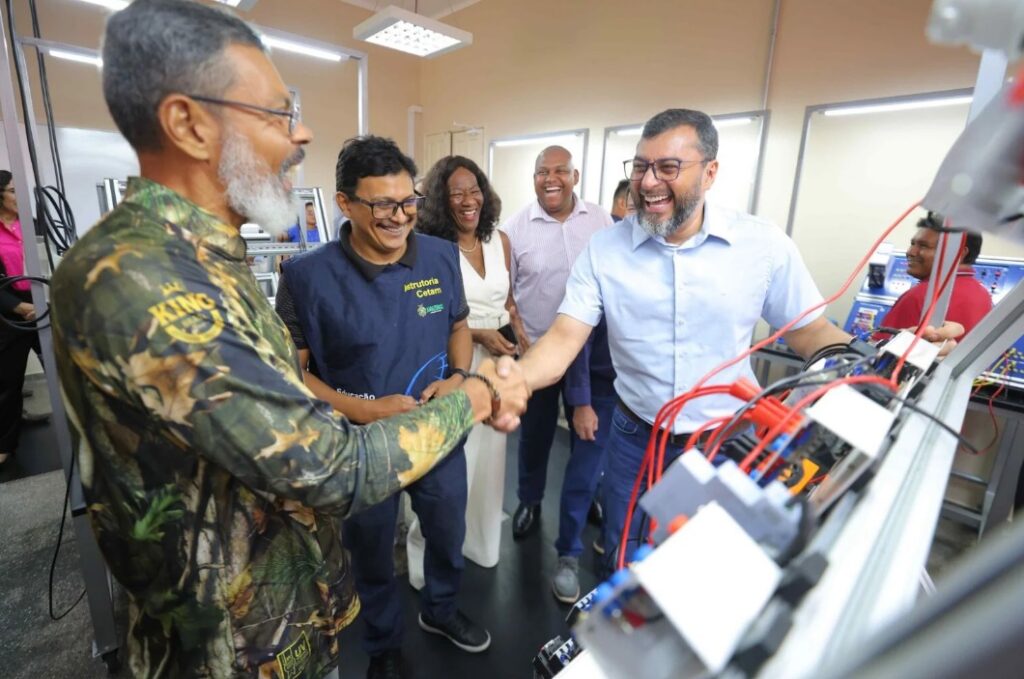 Governo do Amazonas Oferece Mais de 1,2 Milhão de Vagas em Cursos de Qualificação Governo do Amazonas Oferece Mais de 1,2 Milhão de Vagas em Cursos de Qualificação