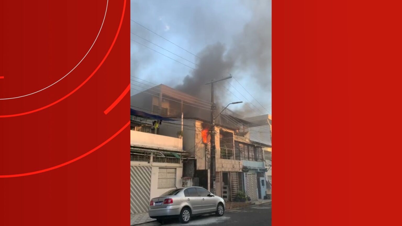 Incêndio Devasta Residência na Zona Oeste de Manaus; Detalhes e VÍDEO Incêndio Devasta Residência na Zona Oeste de Manaus; Detalhes e VÍDEO