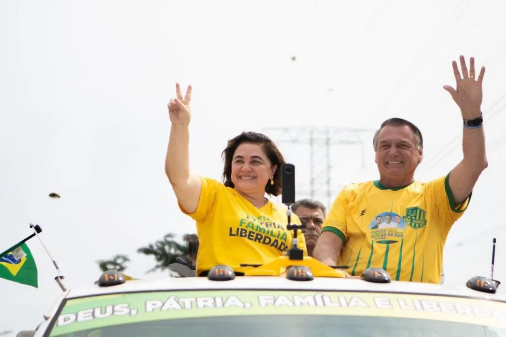 Maria do Carmo Homenageia Bolsonaro em Seu Aniversário: 'Valor da Vida Acima da Política'