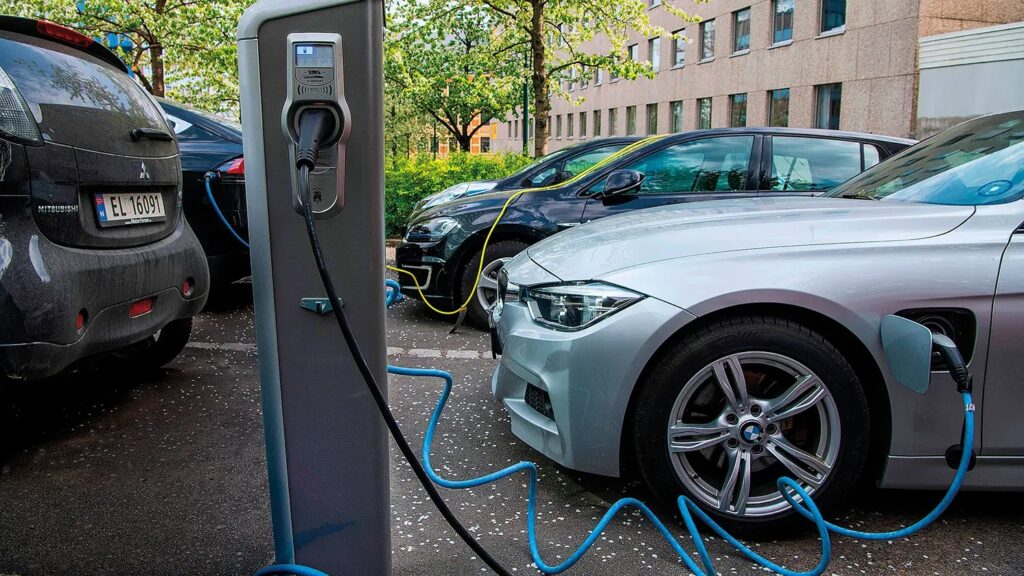 Mercado de Carregadores para Carros Elétricos no Brasil: Um Setor em Expansão de R$ 2 Bilhões Mercado de Carregadores para Carros Elétricos no Brasil: Um Setor em Expansão de R$ 2 Bilhões