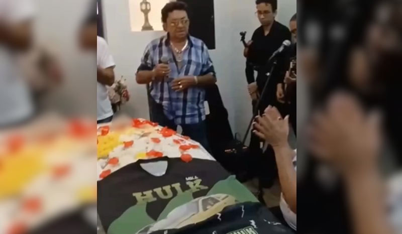 Nunes Filho Encanta em Velório de Fã em Manaus e Viraliza na Internet Nunes Filho Encanta em Velório de Fã em Manaus e Viraliza na Internet
