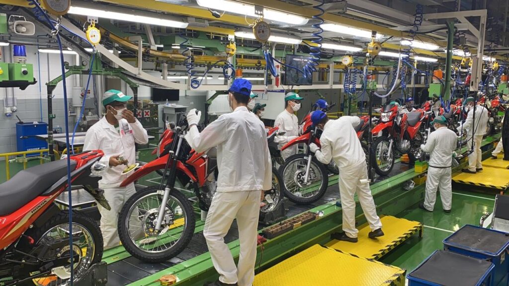 Polo Industrial de Manaus Atinge Recorde de Produção de Motocicletas em 2026