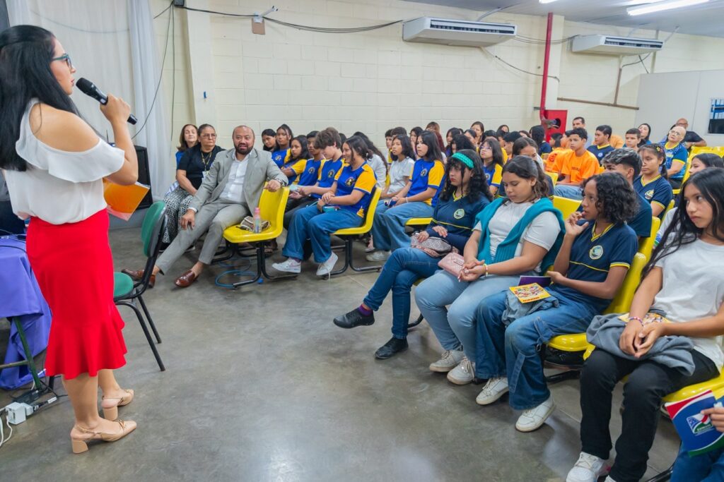 Prefeitura de Manaus e TJ-AM Lançam Projeto ‘Esmam nas Escolas’ para Promover Direitos da Criança Prefeitura de Manaus e TJ-AM Lançam Projeto 'Esmam nas Escolas' para Promover Direitos da Criança