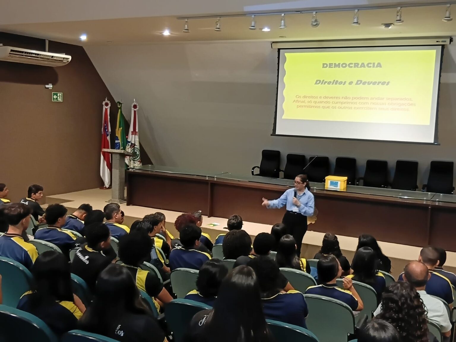 Programa Parlamento Jovem: Estudantes Amplificam Experiência Legislativa na Aleam