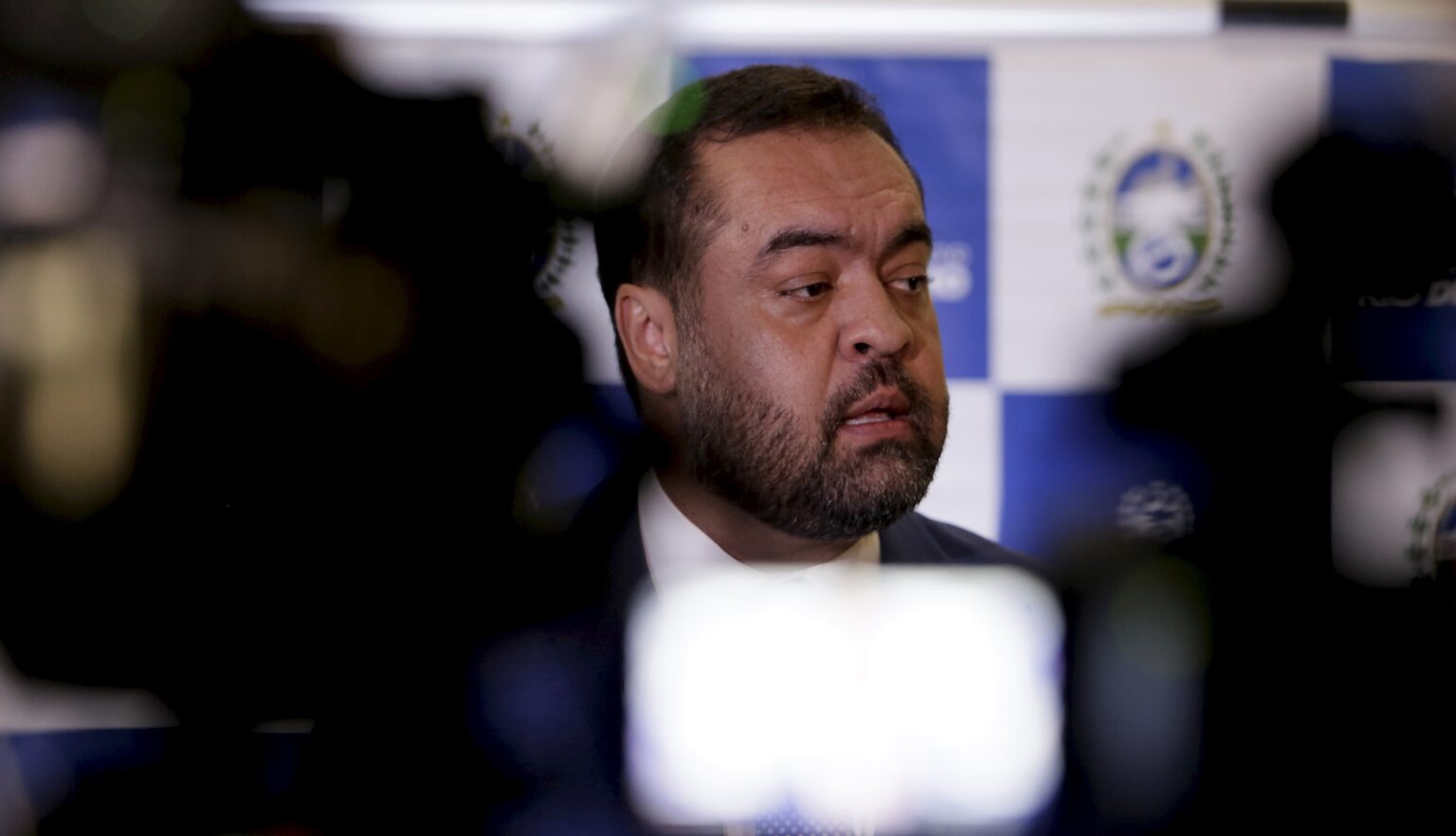 Superpoderes da Casa Civil de Castro Influenciam Sucessão na Alerj