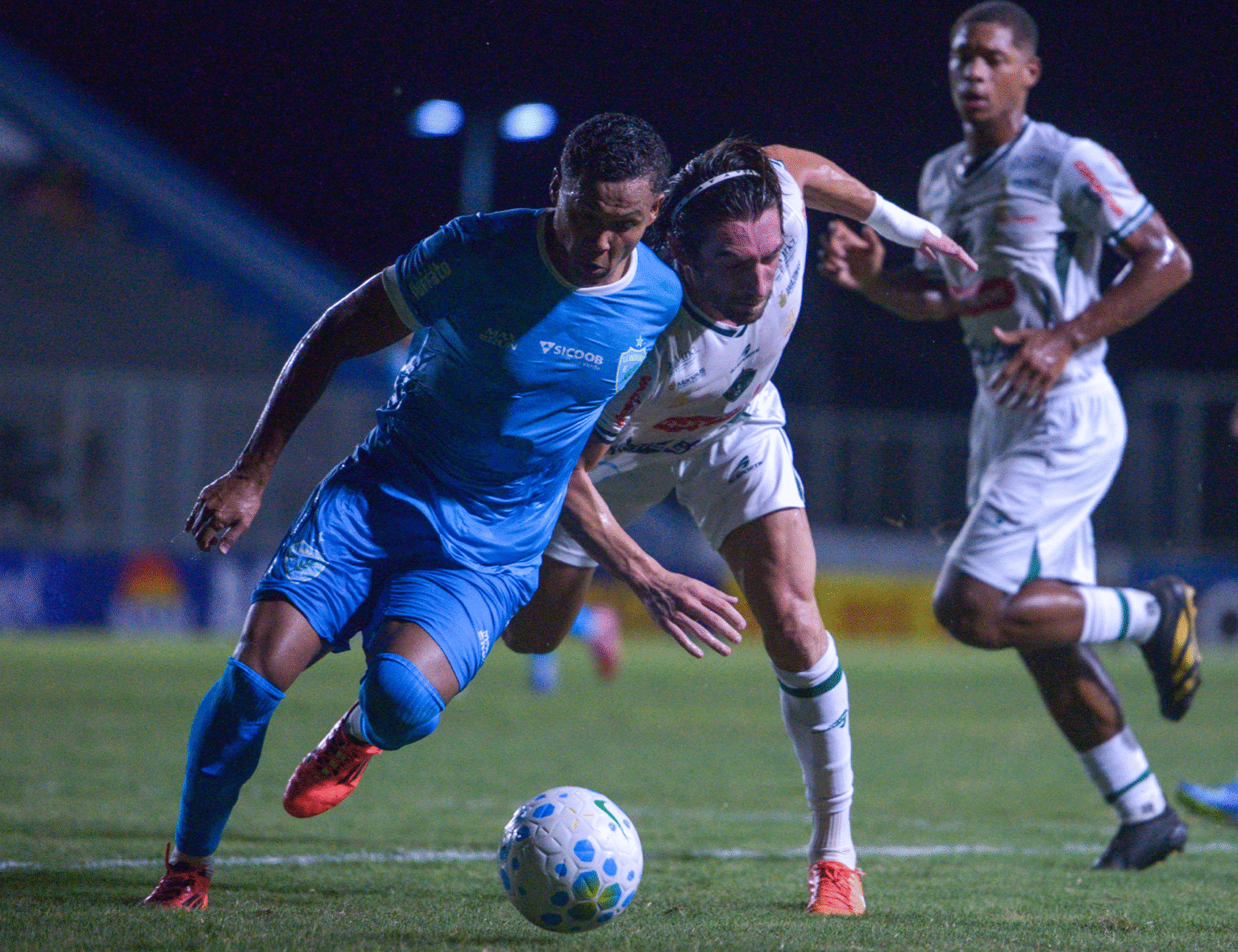 Tubarão Avança na Copa do Brasil Após Vencer Manaus nos Pênaltis