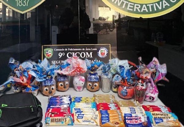 Adolescente é Detida por Tentativa de Roubo de 86 Barras de Chocolate e 13 Ovos de Páscoa em Manaus Adolescente é Detida por Tentativa de Roubo de 86 Barras de Chocolate e 13 Ovos de Páscoa em Manaus