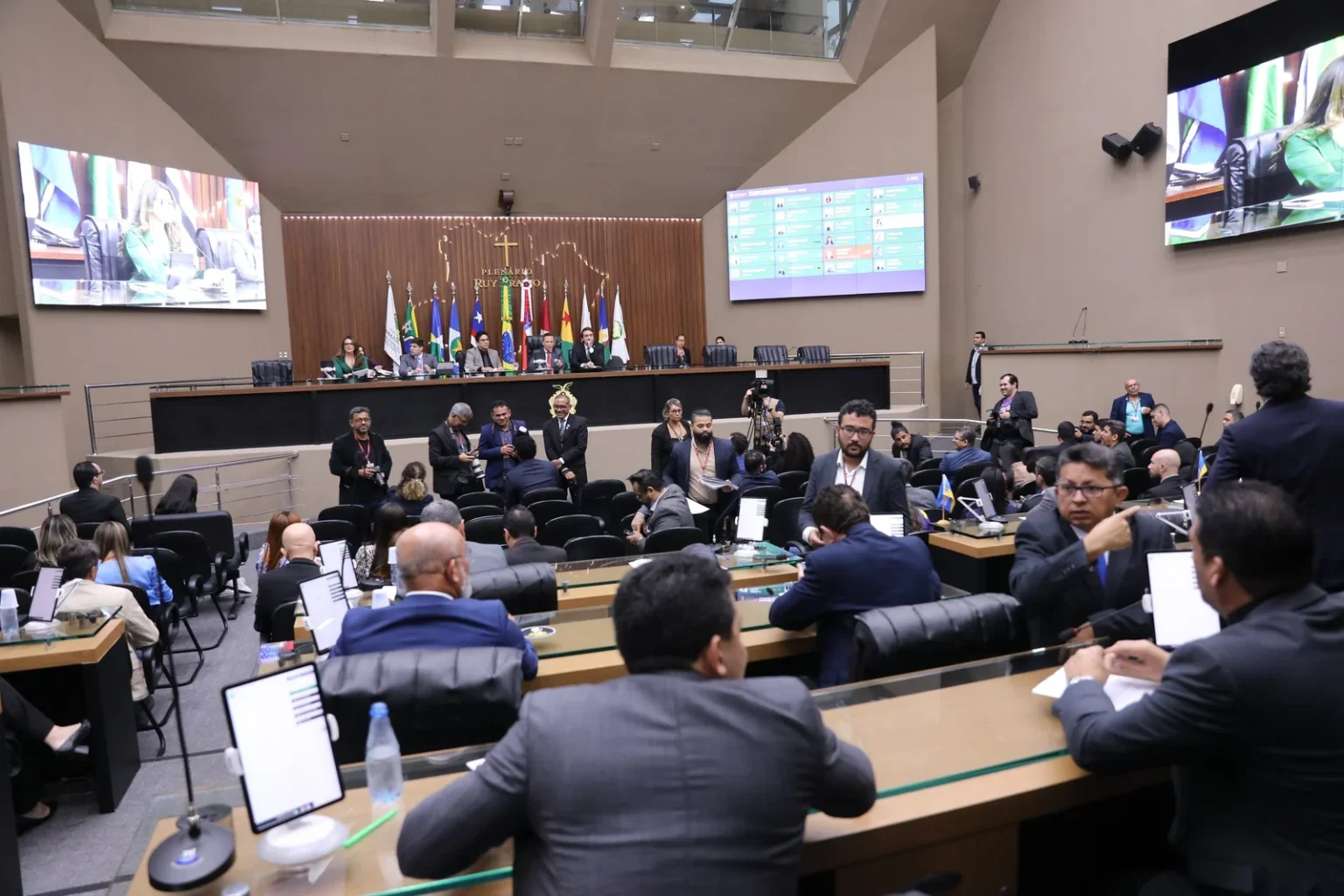 Aleam Aprova Regulamentação da Eleição Indireta para Governador do Amazonas