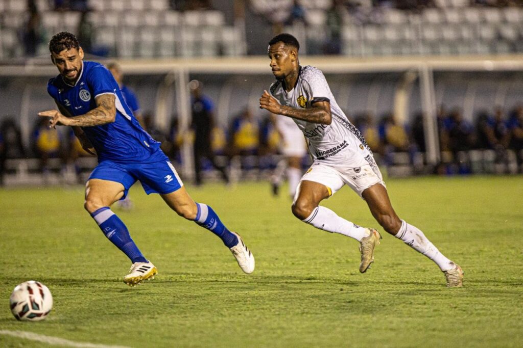 Análise: Amazonas Inicia Série C com Vitória e Renova Esperanças Após Pressão da Torcida