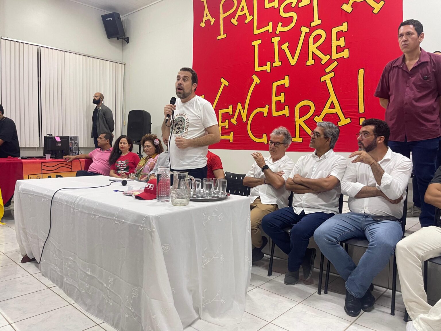 Boulos discute fim da escala 6×1 e apoia trabalhadores de aplicativos em Rio Branco