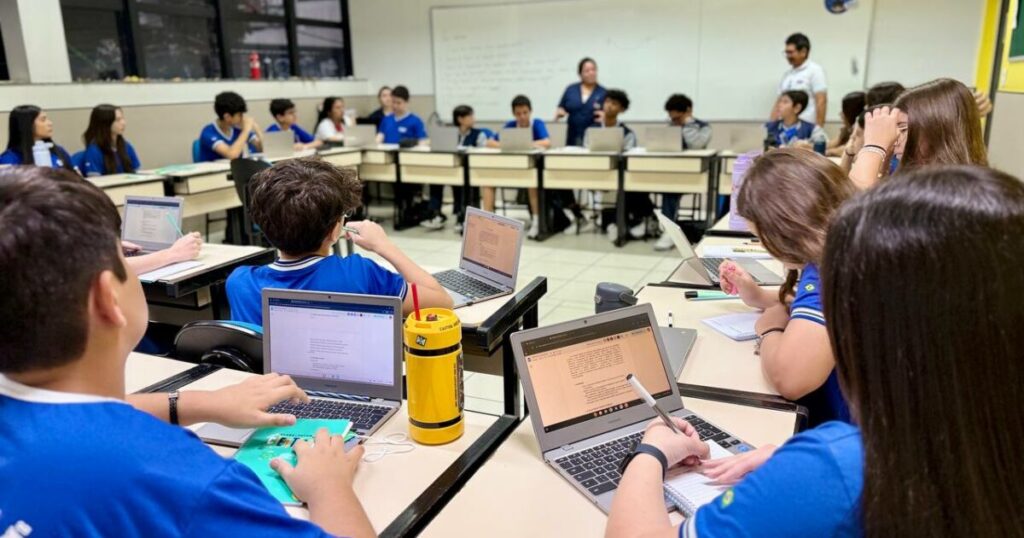 Desafio da Geração Alpha: Equilibrando Tecnologia e Saúde Mental nas Escolas de Manaus