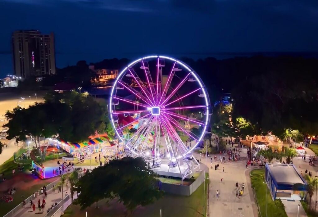 Desmontagem da Roda-Gigante da Ponta Negra Marca Fim de um Ciclo em Manaus Desmontagem da Roda-Gigante da Ponta Negra Marca Fim de um Ciclo em Manaus