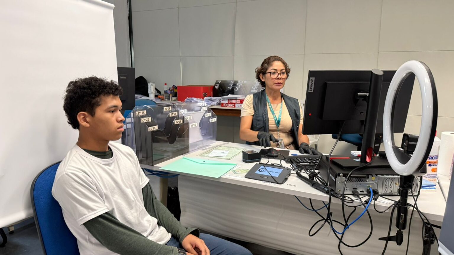 Estudantes do 8º e 9º anos participam do ‘Eleitor do Futuro’ no TRE-AM