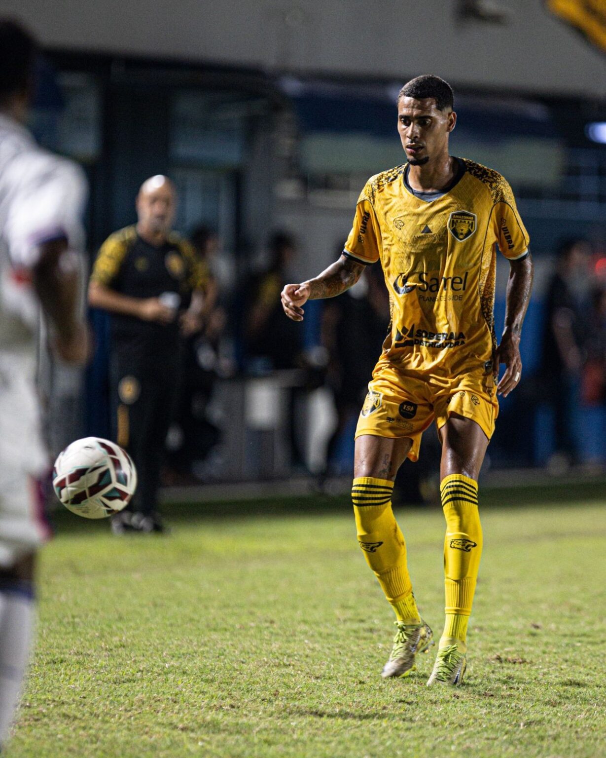 Fabinho Exige Foco Total do Amazonas no Duelo Contra o Santa Cruz: 'Brigar por Cada Espaço do Campo'