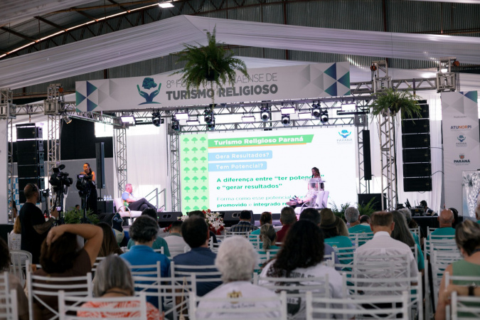 Fórum de Turismo Religioso: Um Marco no Desenvolvimento Econômico do Paraná Fórum de Turismo Religioso: Um Marco no Desenvolvimento Econômico do Paraná