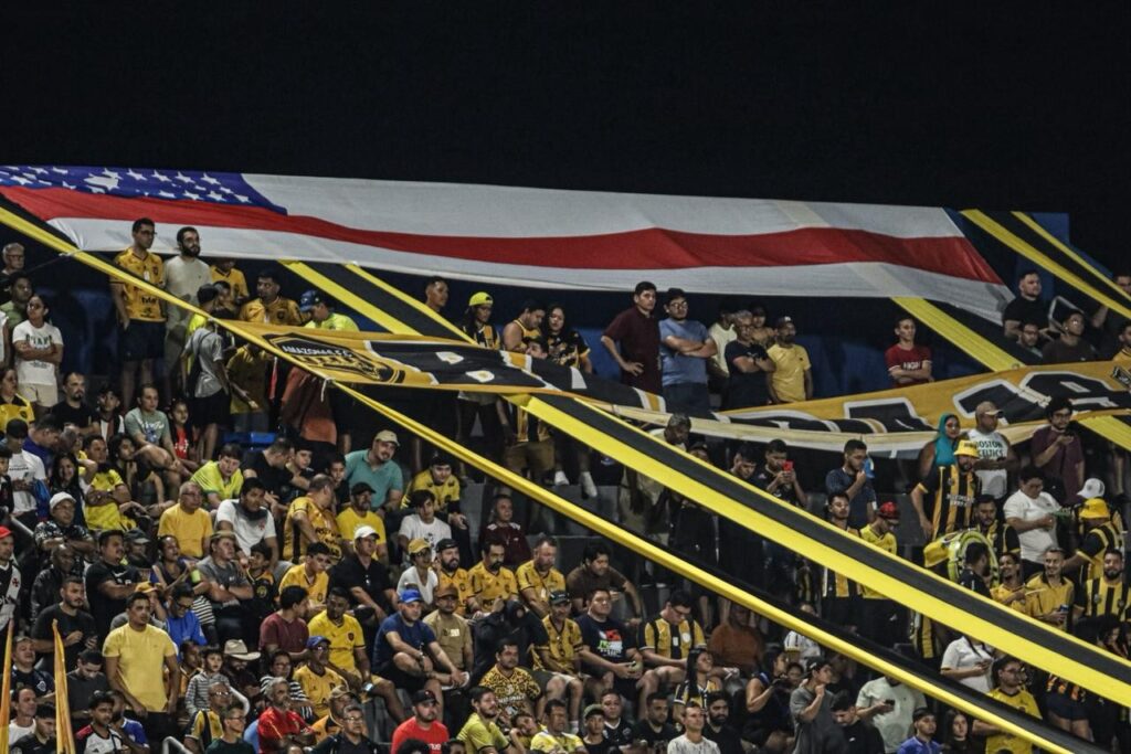 Futebol Amazonense em 2026: Campanhas Brilhantes e Arquibancadas Vazias