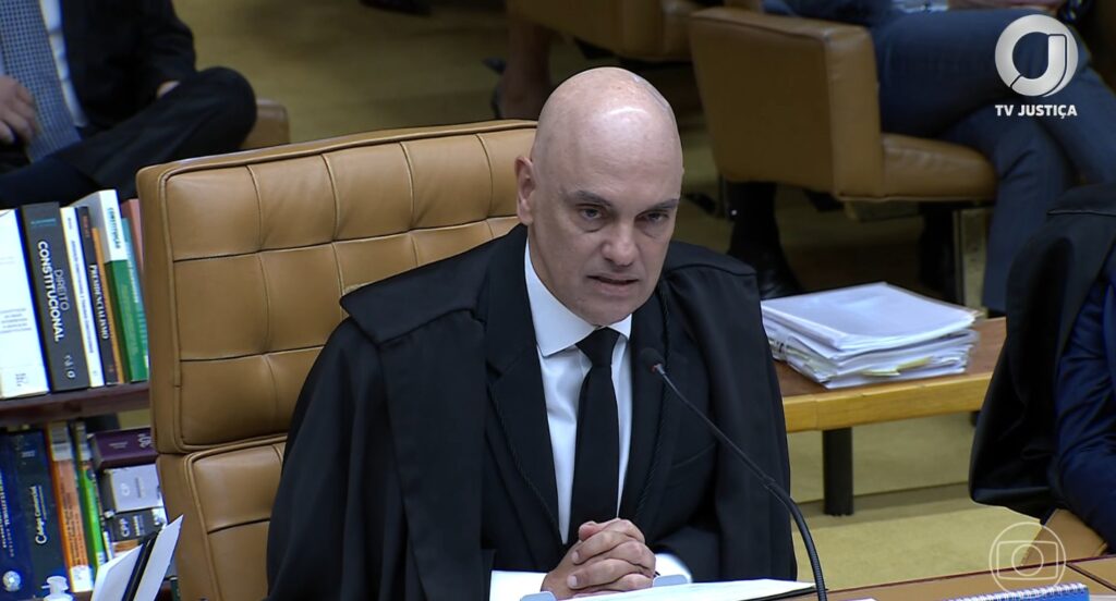 Moraes Autoriza Prisão Domiciliar de 'Fátima de Tubarão', Condenada por Crimes de 8 de Janeiro