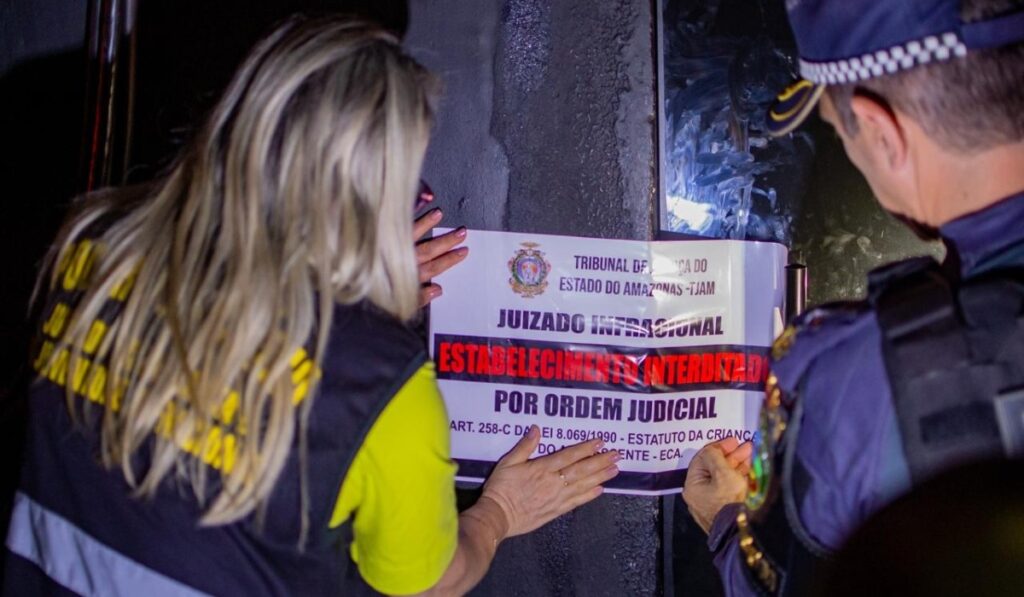 Operação Impacto: Adega é fechada e adolescentes são flagrados consumindo bebidas em Manaus