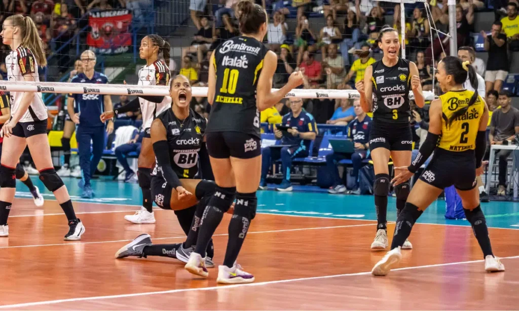 Praia Clube Domina Sesc Flamengo e Inicia Semifinal da Superliga com Vitória Convincente Praia Clube Domina Sesc Flamengo e Inicia Semifinal da Superliga com Vitória Convincente