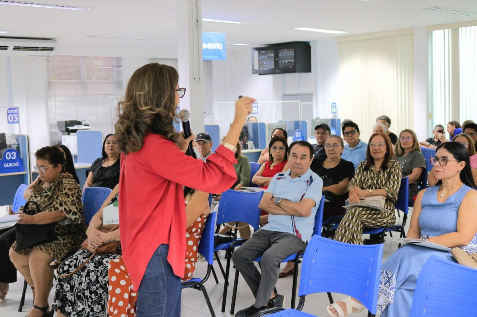 Prefeitura de Manaus Celebra Aposentadoria de 45 Servidores com Homenagem Especial