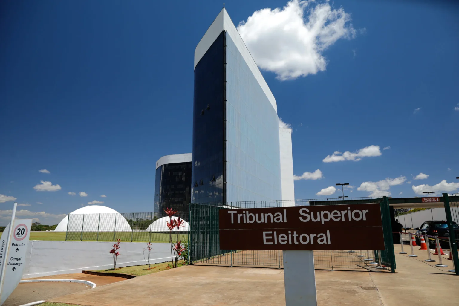 PT Solicita Ação do TSE Contra TikTok por Violência Política em Vídeos