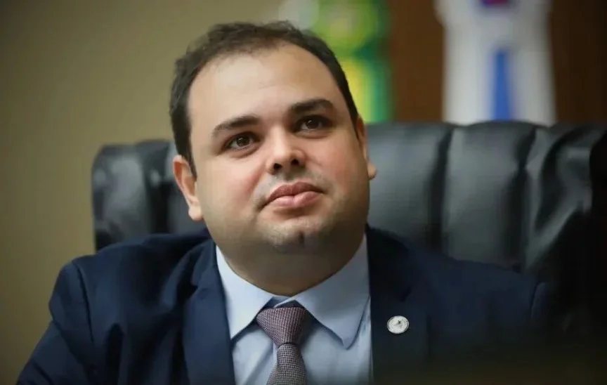 Roberto Cidade Almeja Comando Interino do Governo do Amazonas Após Três Mandatos na Aleam Roberto Cidade Almeja Comando Interino do Governo do Amazonas Após Três Mandatos na Aleam