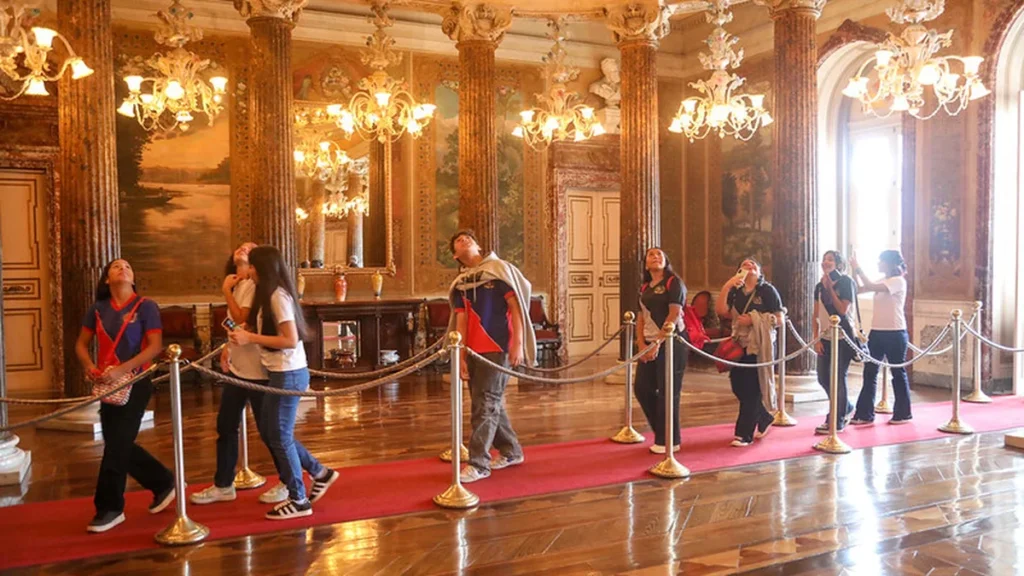 Estudantes da PMM Vivenciam História e Cultura no Teatro Amazonas