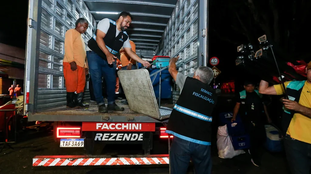 Prefeitura de Manaus Intensifica Fiscalização no Centro e Autua 5 Bares Irregulares