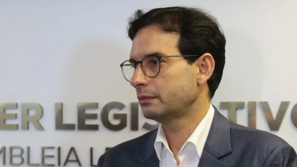 Audiência em Manaus destaca benefícios do fim da escala 6×1 para empresários Audiência em Manaus destaca benefícios do fim da escala 6×1 para empresários