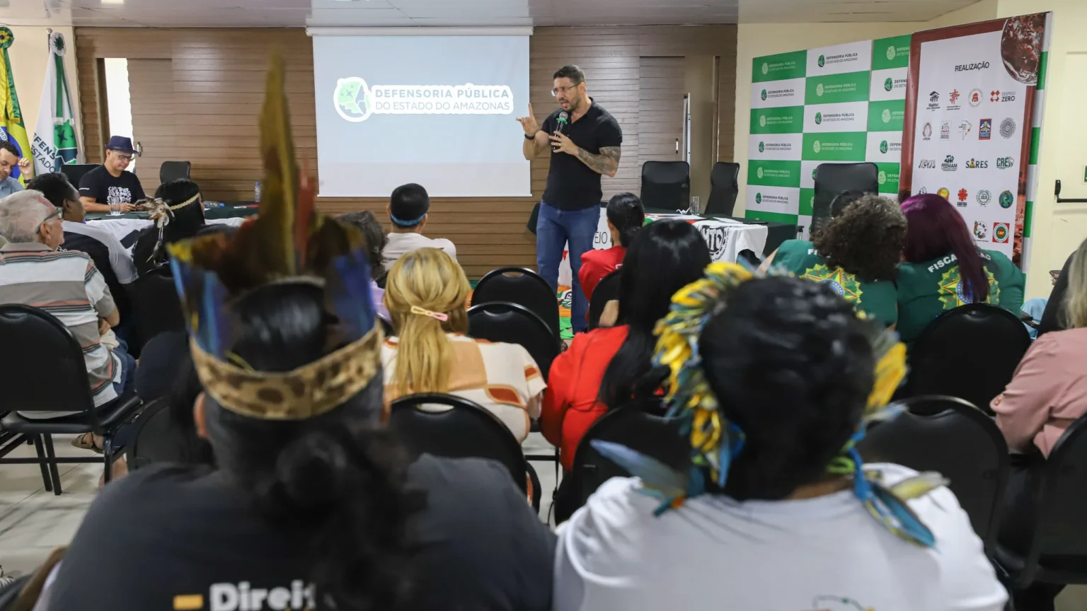 Comunidades Lideram Debate sobre Moradia e Justiça Climática em Manaus