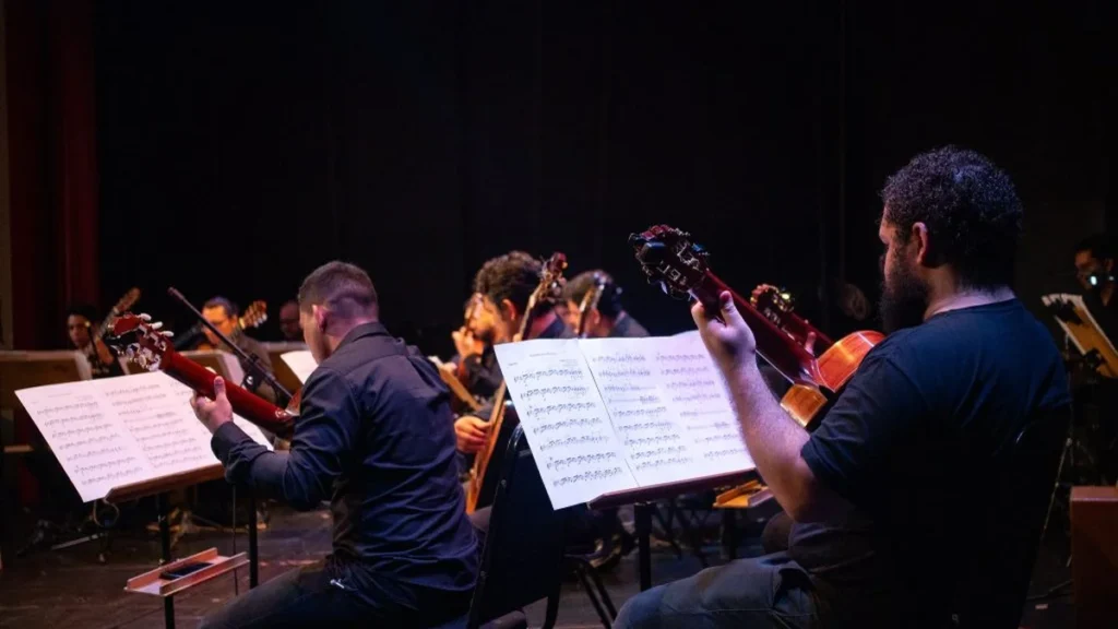 Orquestra de Violões do Amazonas destaca diversidade da música brasileira em concerto gratuito Orquestra de Violões do Amazonas destaca diversidade da música brasileira em concerto gratuito