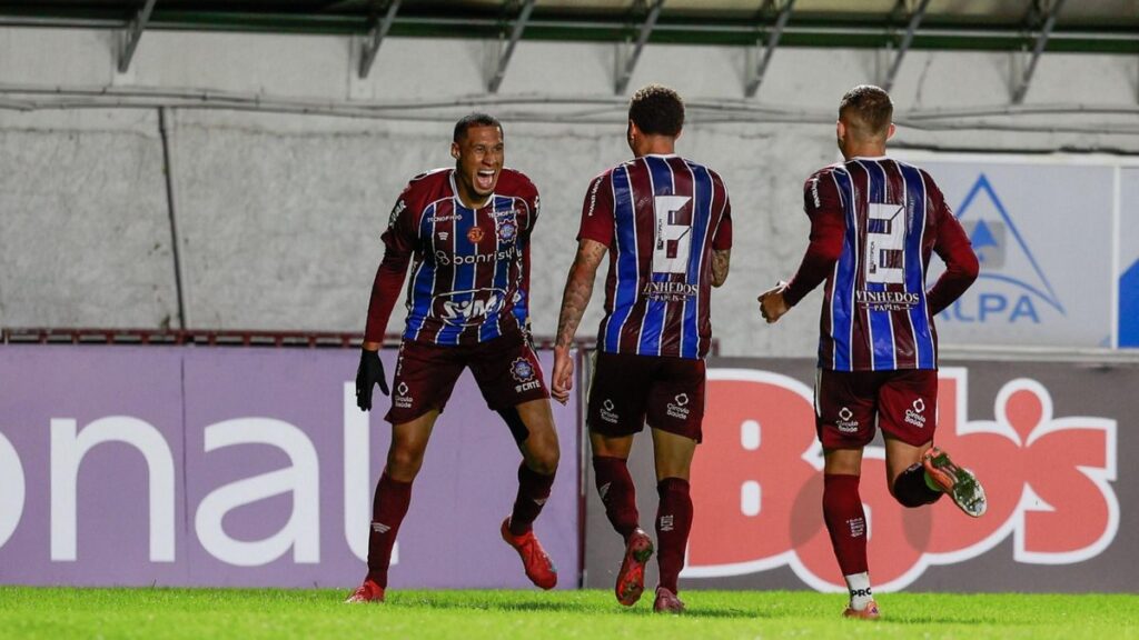 Caxias Alcança a Liderança do Grupo A na Copa Sul-Sudeste com Vitória sobre Volta Redonda