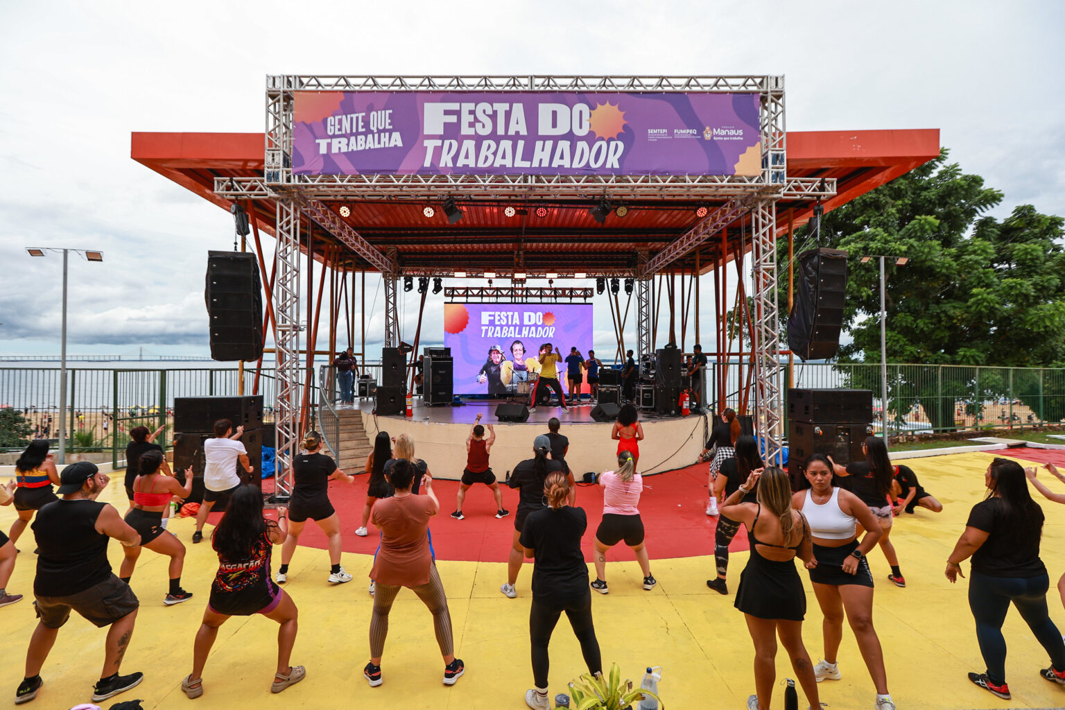 Festa do Trabalhador: Lazer e Empreendedorismo na Ponta Negra em Manaus