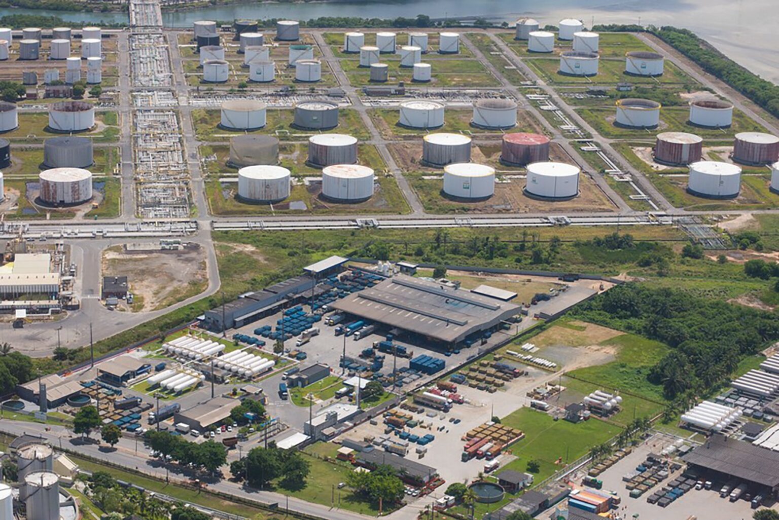 Gasolina em Alta no Nordeste: Petrobras Intensa Ação Contra Refinaria de Mataripe