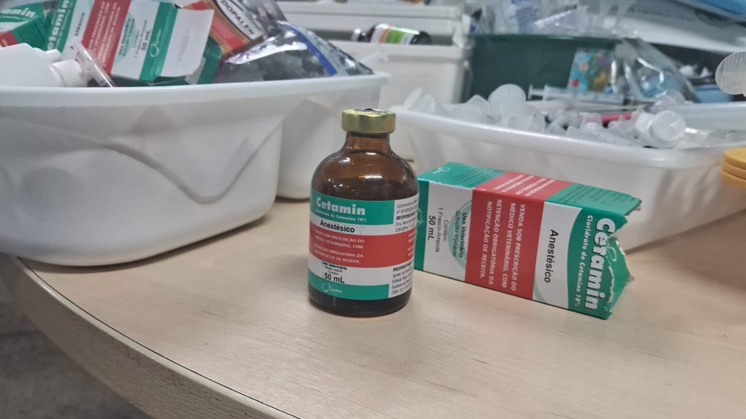 Influenciadora e Namorado Presos em Manaus com Substâncias Ilegais, Incluindo Cetamina