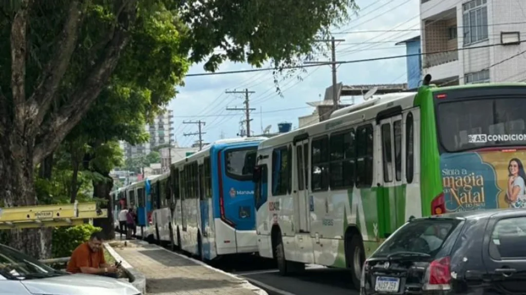 Greve de Ônibus em Manaus Suspensa Após Acordo Entre Sindicatos