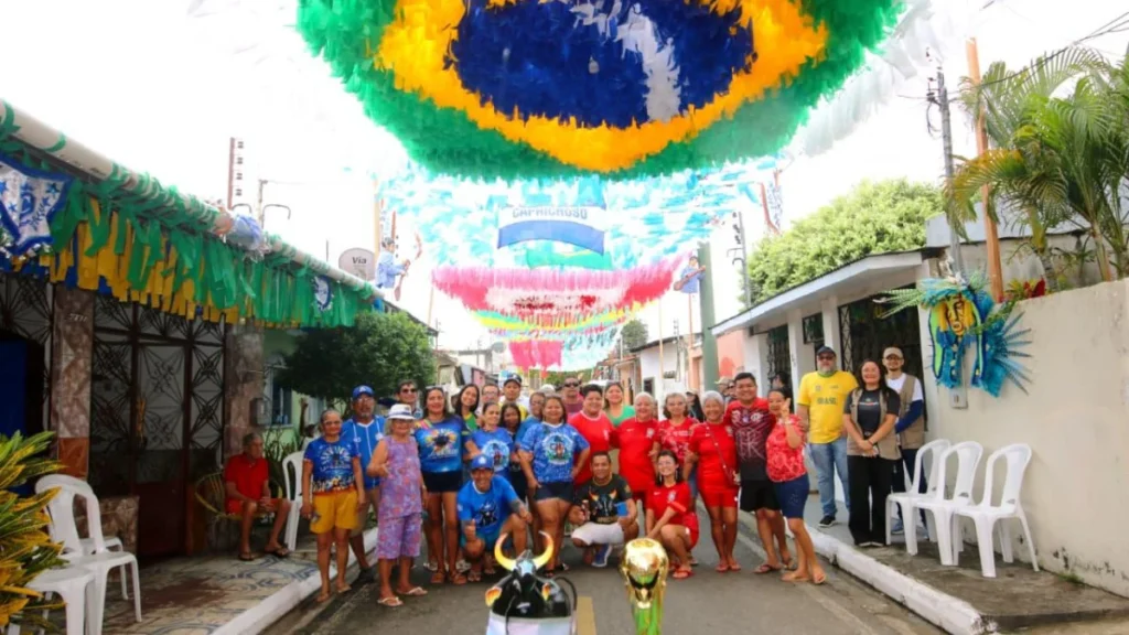 Concurso de Ruas Enfeitadas Mobiliza Parintins para Festival e Copa do Mundo Concurso de Ruas Enfeitadas Mobiliza Parintins para Festival e Copa do Mundo