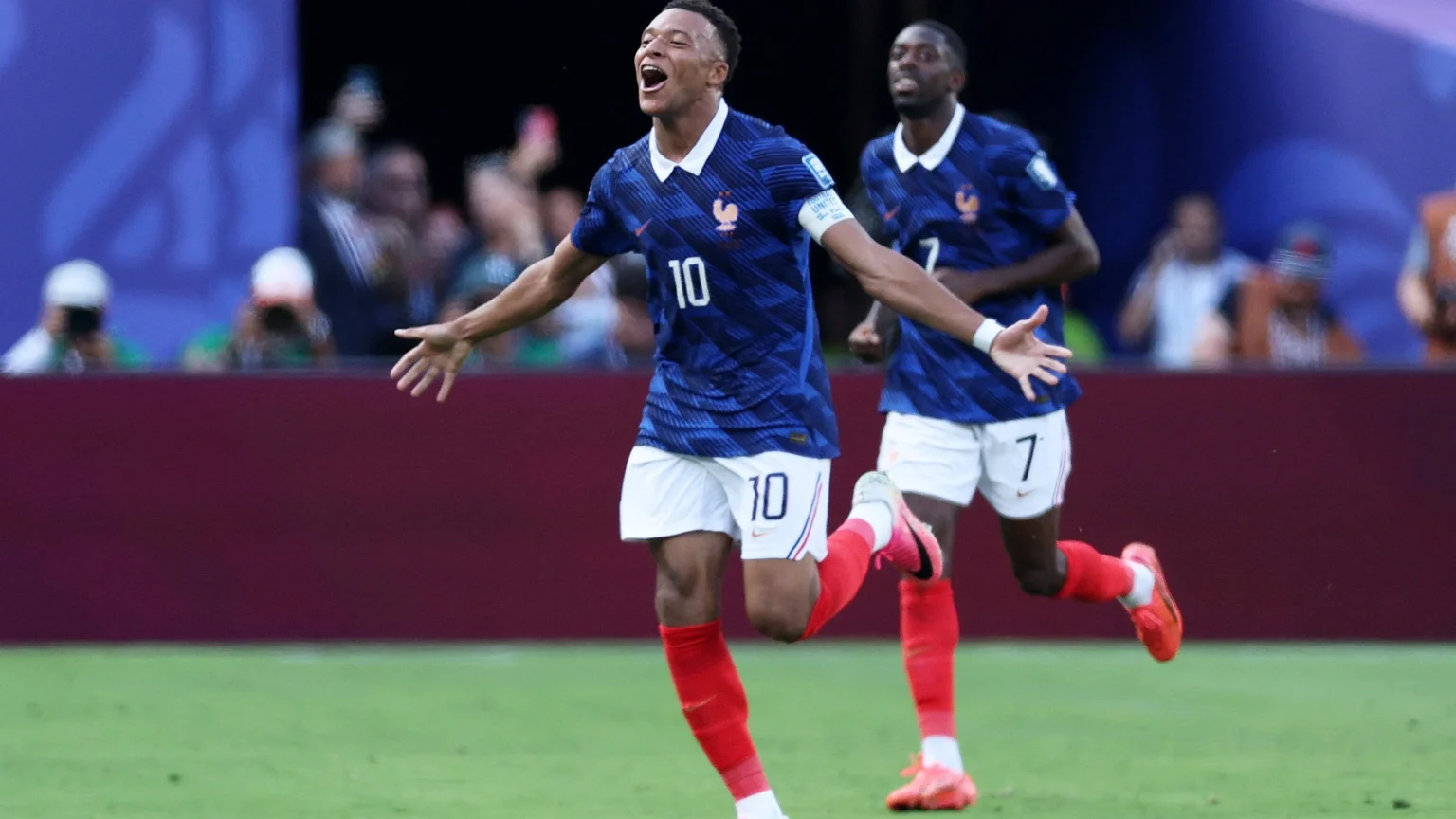 Mbappé se torna maior artilheiro em mata-matas da Copa com 10 gols