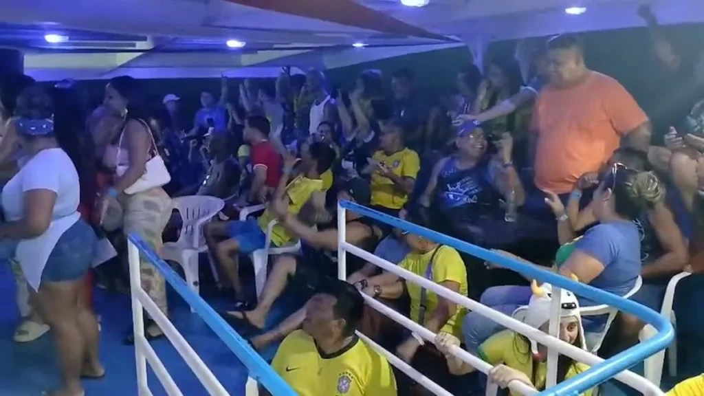 Torcedores Celebram Festival de Parintins e Copa do Mundo em Viagem Pela Amazônia