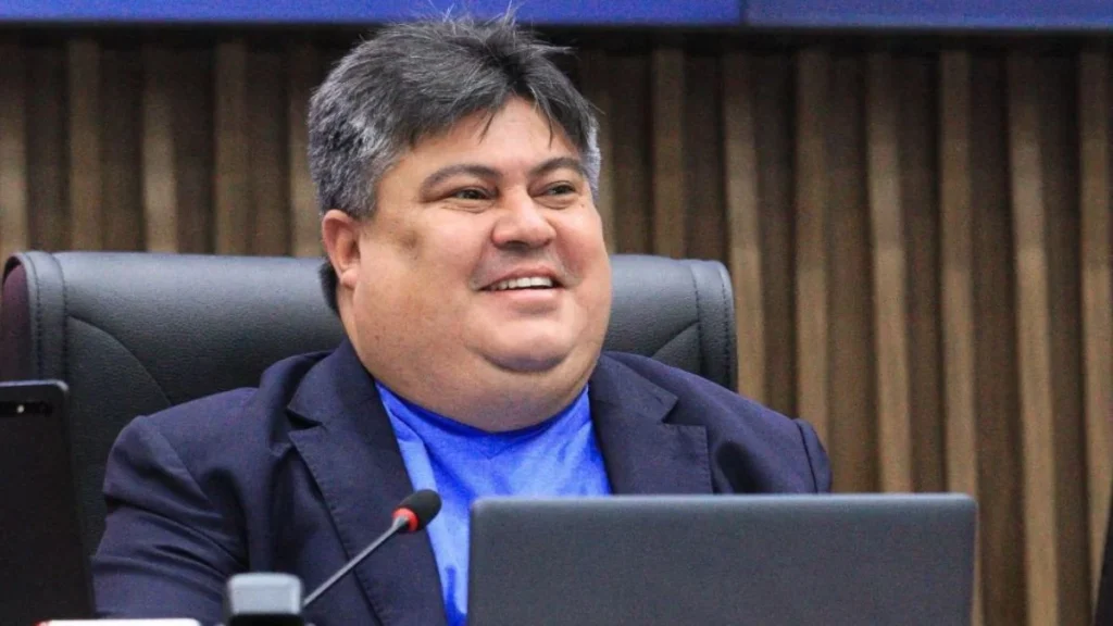 Câmara Municipal de Manaus concede Medalha de Ouro Cidade de Manaus a Augusto Cury