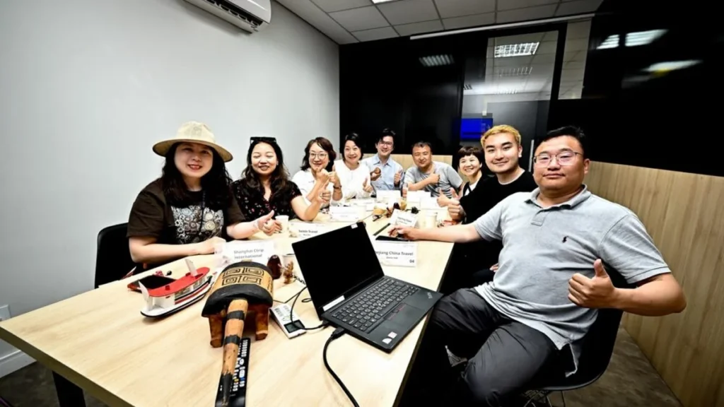 Operadoras chinesas exploram o potencial turístico do Amazonas em rodada de negócios Operadoras chinesas exploram o potencial turístico do Amazonas em rodada de negócios