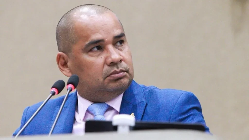 Sérgio Baré denuncia atrasos salariais e crise na gestão da saúde pública do Amazonas