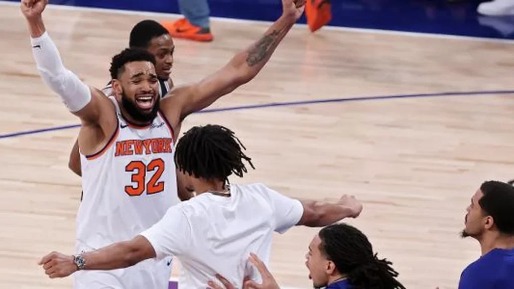 New York Knicks fazem histórica virada, vencem Spurs por 3 a 1 e ficam perto do título da NBA