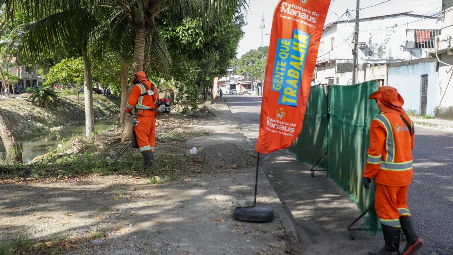 Ações de conservação nas margens do igarapé do Passarinho reforçam cuidado ambiental em Manaus Ações de conservação nas margens do igarapé do Passarinho reforçam cuidado ambiental em Manaus